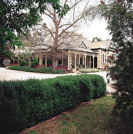 The Lodge Country House - Accommodation Kalgoorlie 0