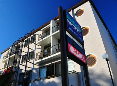 Waters Edge The Strand - Townsville - Accommodation Kalgoorlie 4