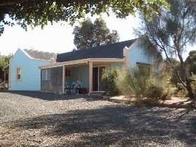 Carob Cottage - Accommodation Kalgoorlie 0