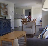Saltaire Yellow - Accommodation Kalgoorlie