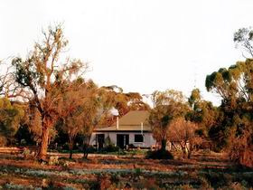 Sandalmere Cottage - Accommodation Kalgoorlie 0