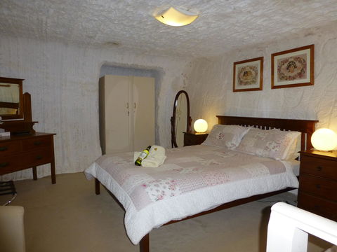 Underground Bed And Breakfast - Accommodation Kalgoorlie 0