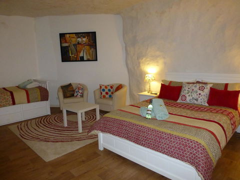 Underground Bed And Breakfast - Accommodation Kalgoorlie 2