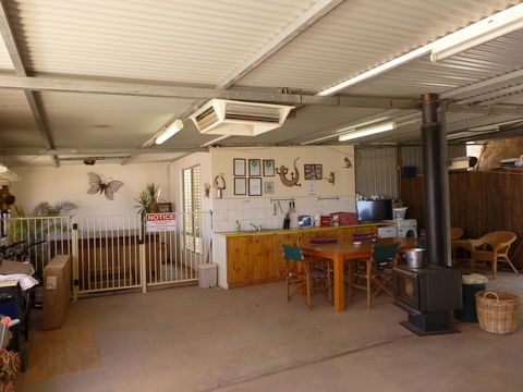 Underground Bed And Breakfast - Accommodation Kalgoorlie 3