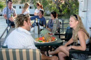 Moving Waters Self Contained Moored Houseboat - Accommodation Kalgoorlie 2