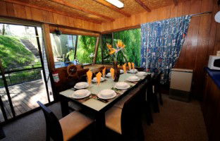 Moving Waters Self Contained Moored Houseboat - Accommodation Kalgoorlie 4