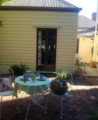 Newington House - Accommodation Kalgoorlie 0