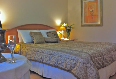 Champagne Rose Suite - Accommodation Kalgoorlie 1