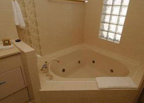McNevins Warwick Motel And Gunyah Restaurant - Accommodation Kalgoorlie 0