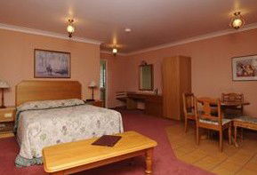 McNevins Warwick Motel And Gunyah Restaurant - Accommodation Kalgoorlie 3
