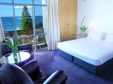 Hotel Dive - Accommodation Kalgoorlie 0