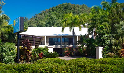 Comfort Inn & Suites Trinity Beach Club - Accommodation Kalgoorlie 0