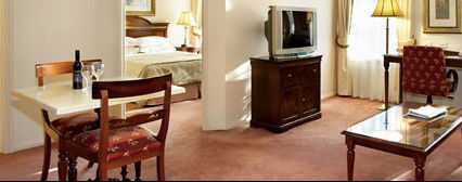 Canterbury International Hotel - Accommodation Kalgoorlie 1