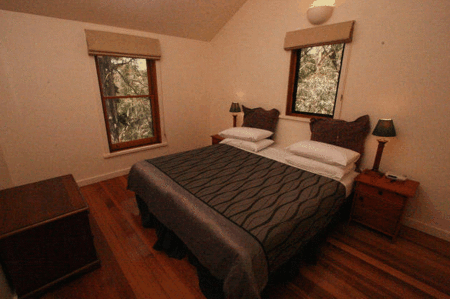 King Parrot Holiday Cottages - thumb 3