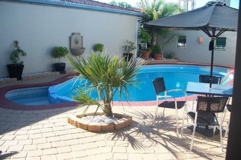 The Town House Motor Inn - Sundowner Goondiwindi - Accommodation Kalgoorlie 1