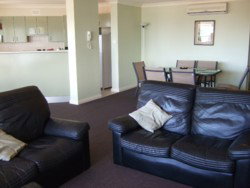 Apartment 8 Peninslua Waters - Accommodation Kalgoorlie 1