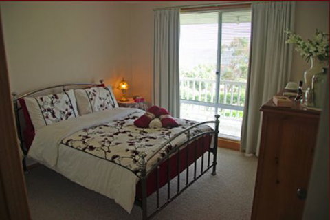 Sunsets Cottage - Accommodation Kalgoorlie 0