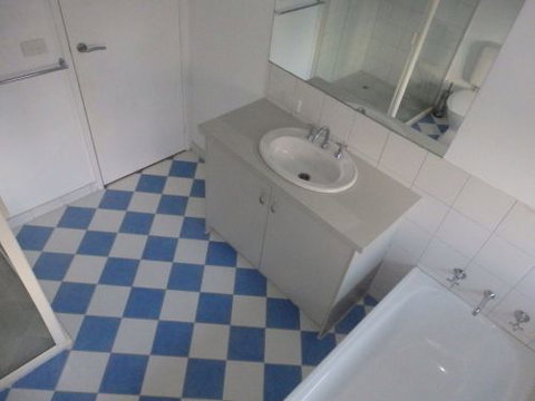 CENTREPOINT UNITS - HEIDELBERG - Accommodation Kalgoorlie 4