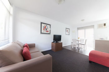 Easystay Apartments Raglan Street - Accommodation Kalgoorlie 5