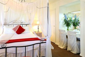 Holly Lodge - Accommodation Kalgoorlie 8