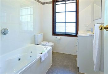 Holly Lodge - Accommodation Kalgoorlie 24