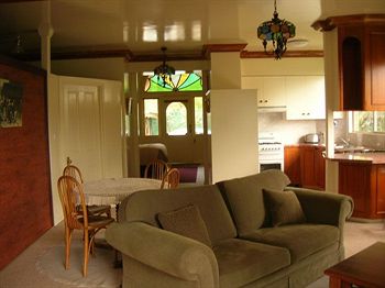 A Camelot Tower & Penthouse - Accommodation Kalgoorlie 3