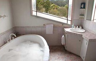 A Camelot Tower & Penthouse - Accommodation Kalgoorlie 5