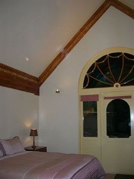 A Camelot Tower & Penthouse - Accommodation Kalgoorlie 8