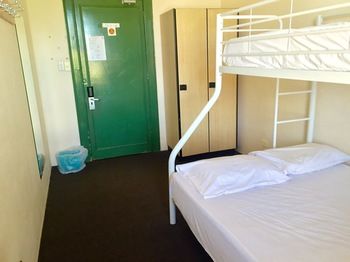Elephant Backpacker Sydney - Hostel - Accommodation Kalgoorlie 8