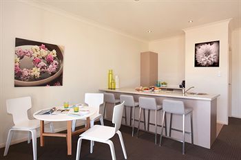H Boutique Hotel - Accommodation Kalgoorlie 8
