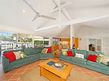 44 Cooran Court - Accommodation Kalgoorlie 8