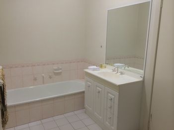 Australian Home Away Ringwood @ Bardia - Accommodation Kalgoorlie 1