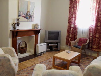 Aaron Cottage - Accommodation Kalgoorlie 5