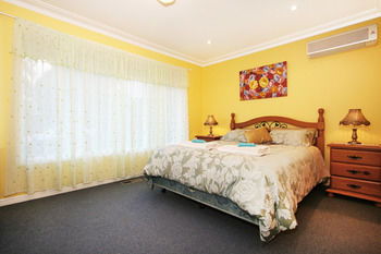 Roseland Holiday House - Accommodation Kalgoorlie 3