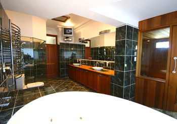 Relaxin - Accommodation Kalgoorlie 0