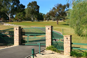 Relaxin - Accommodation Kalgoorlie 5