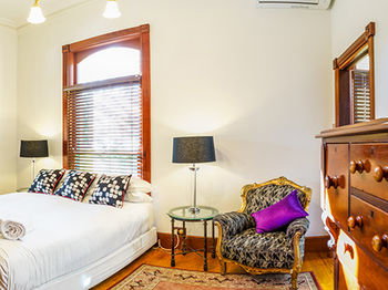 The Regents Park - Accommodation Kalgoorlie 8