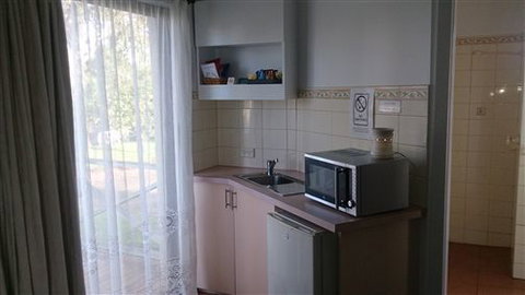 Budget On The Lake - Accommodation Kalgoorlie 1