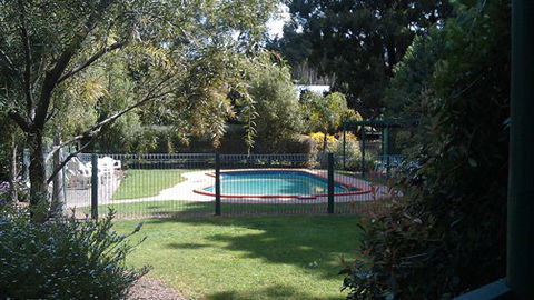 Fernleigh Farmstay & Bike Park - Accommodation Kalgoorlie 0