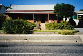 Botts Beach Retreat - Accommodation Kalgoorlie 1