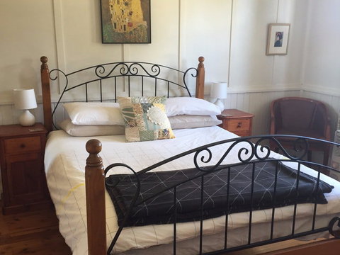 Minnie's Yass - Accommodation Kalgoorlie 0