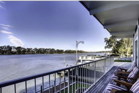 River Shack Rentals - Living The Dream - Accommodation Kalgoorlie 97