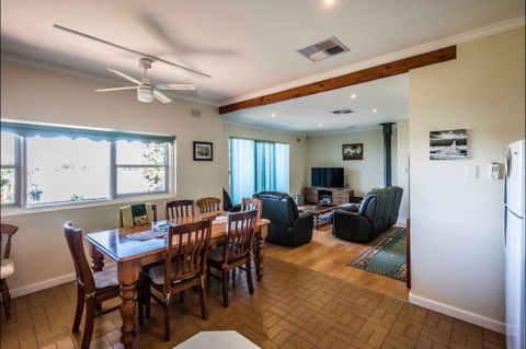 River Shack Rentals - Living The Dream - Accommodation Kalgoorlie 64