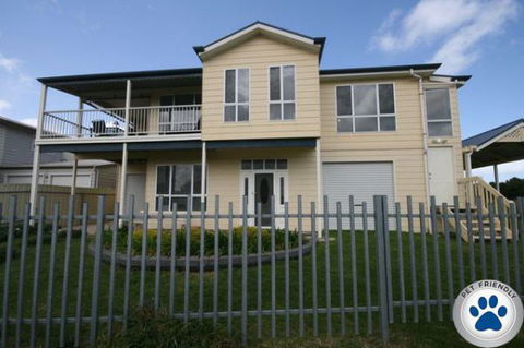 LJ Hooker Goolwa Holiday Rentals - 42 Underwood Avenue, Goolwa Beach - Accommodation Kalgoorlie 4