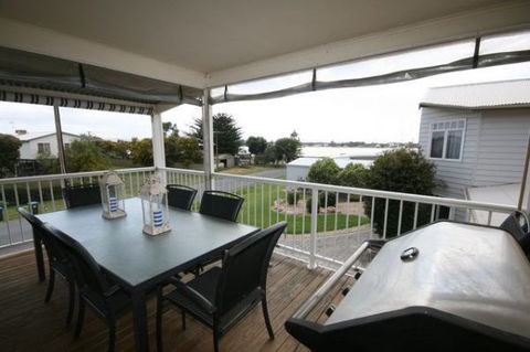 LJ Hooker Goolwa Holiday Rentals - 42 Underwood Avenue, Goolwa Beach - Accommodation Kalgoorlie 6