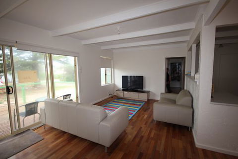 LJ Hooker Goolwa Holiday Rentals - 42 Underwood Avenue, Goolwa Beach - Accommodation Kalgoorlie 12
