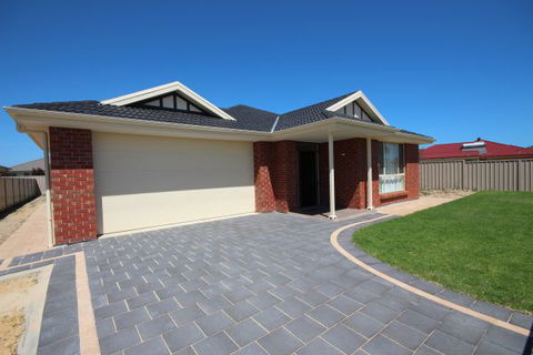 LJ Hooker Goolwa Holiday Rentals - 42 Underwood Avenue, Goolwa Beach - Accommodation Kalgoorlie 16