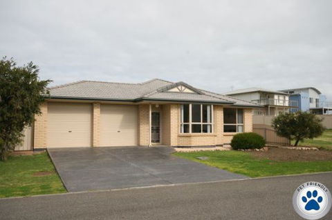 LJ Hooker Goolwa Holiday Rentals - 42 Underwood Avenue, Goolwa Beach - Accommodation Kalgoorlie 20