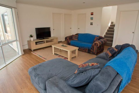 Ocean Sounds - Accommodation Kalgoorlie 3