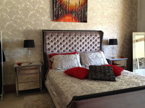 Must Love Dogs B&B And Self-Contained Cottage - Accommodation Kalgoorlie 6